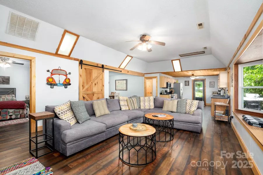 104 Riddle Cove RD, Maggie Valley, NC 28751