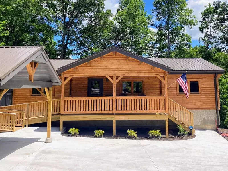 12 Hoosier CT, Lake Junaluska, NC 28745