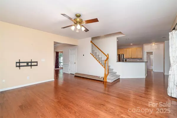 Charlotte, NC 28269,8221 Brookings DR