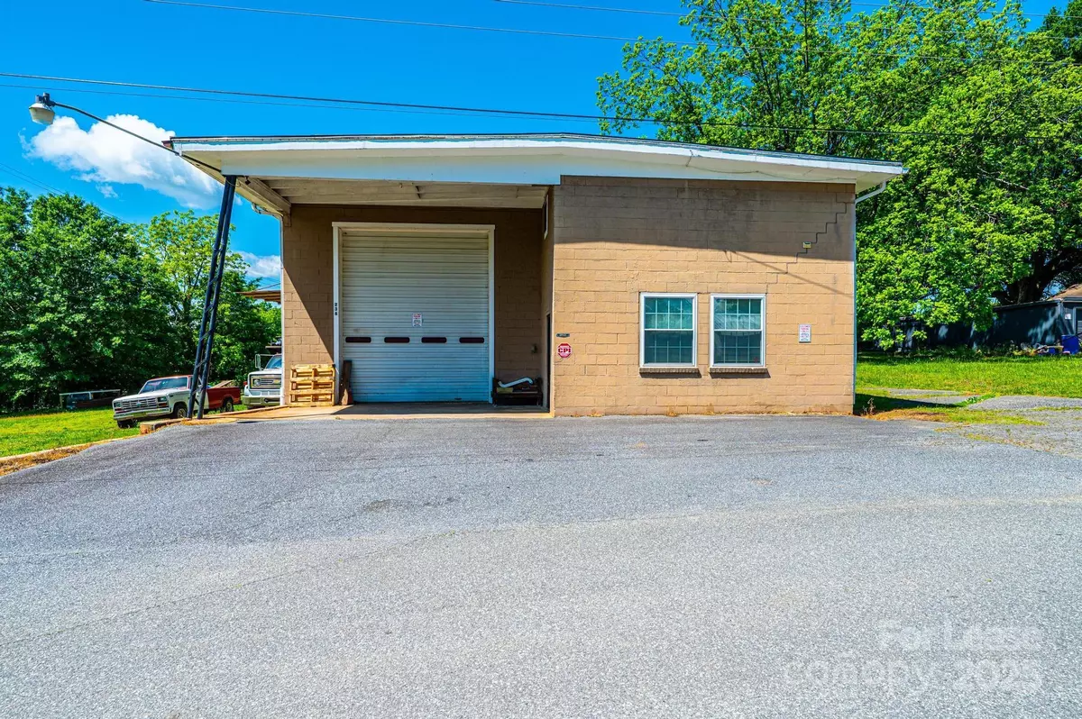 Hickory, NC 28602,236 39th ST SW