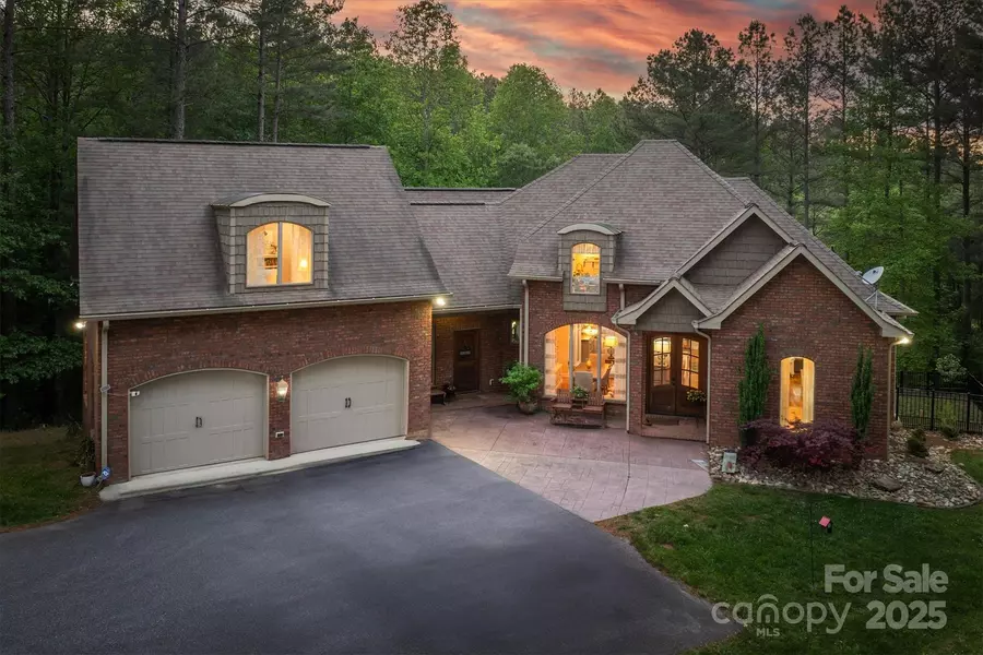 2163 W Paradise Harbor DR, Connelly Springs, NC 28612