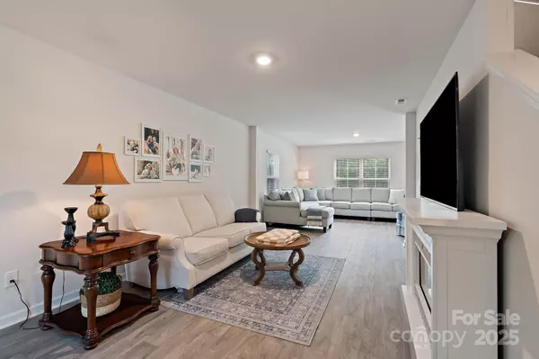 Lexington, NC 27292,320 Lily's PL