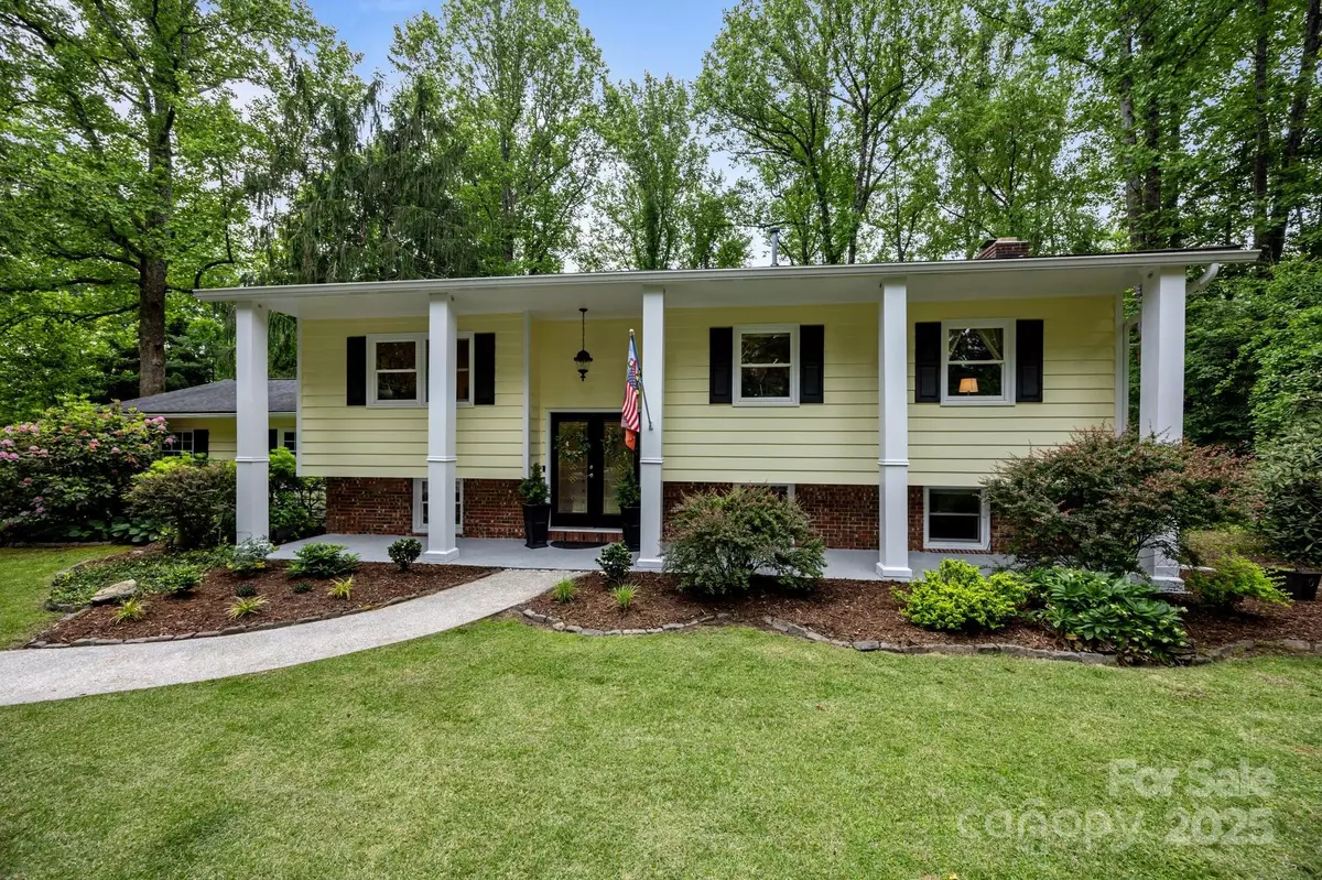Hendersonville, NC 28791,931 Indian Hill RD