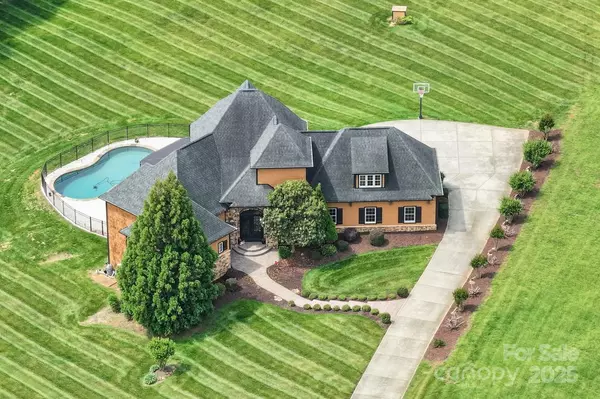 270 Sandhills CT, Mooresville, NC 28115