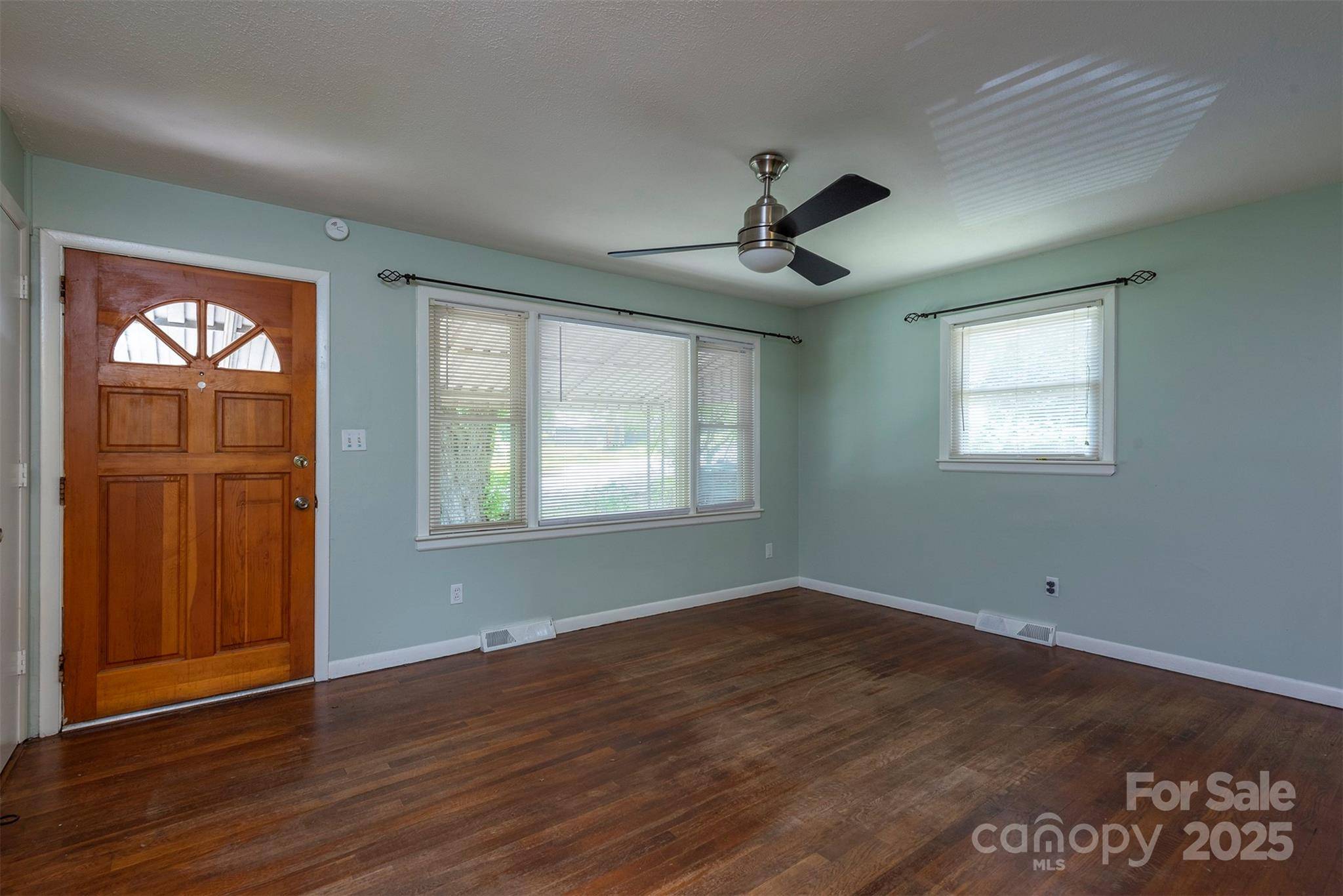 Asheville, NC 28803,49 Jeffress AVE