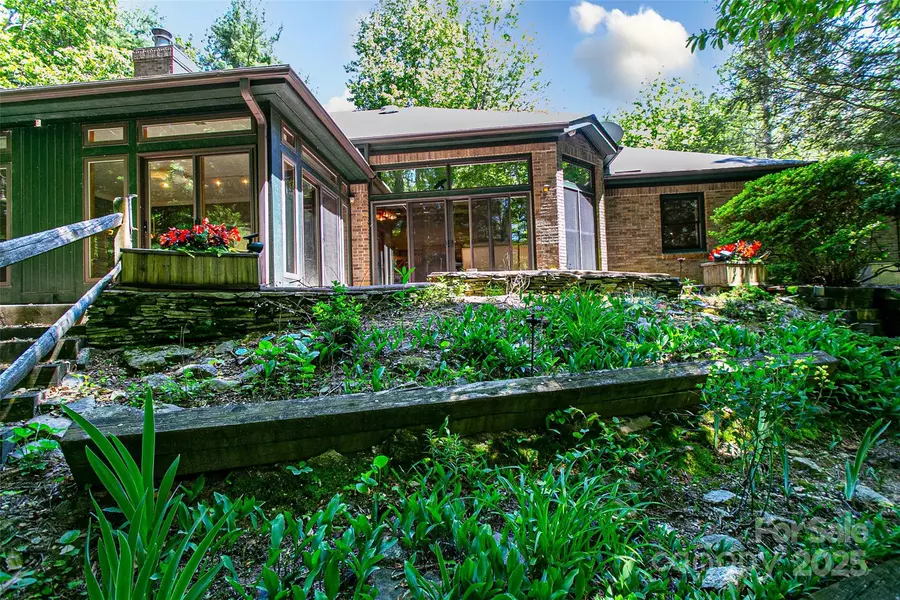 200 Maple Hill DR, Flat Rock, NC 28731