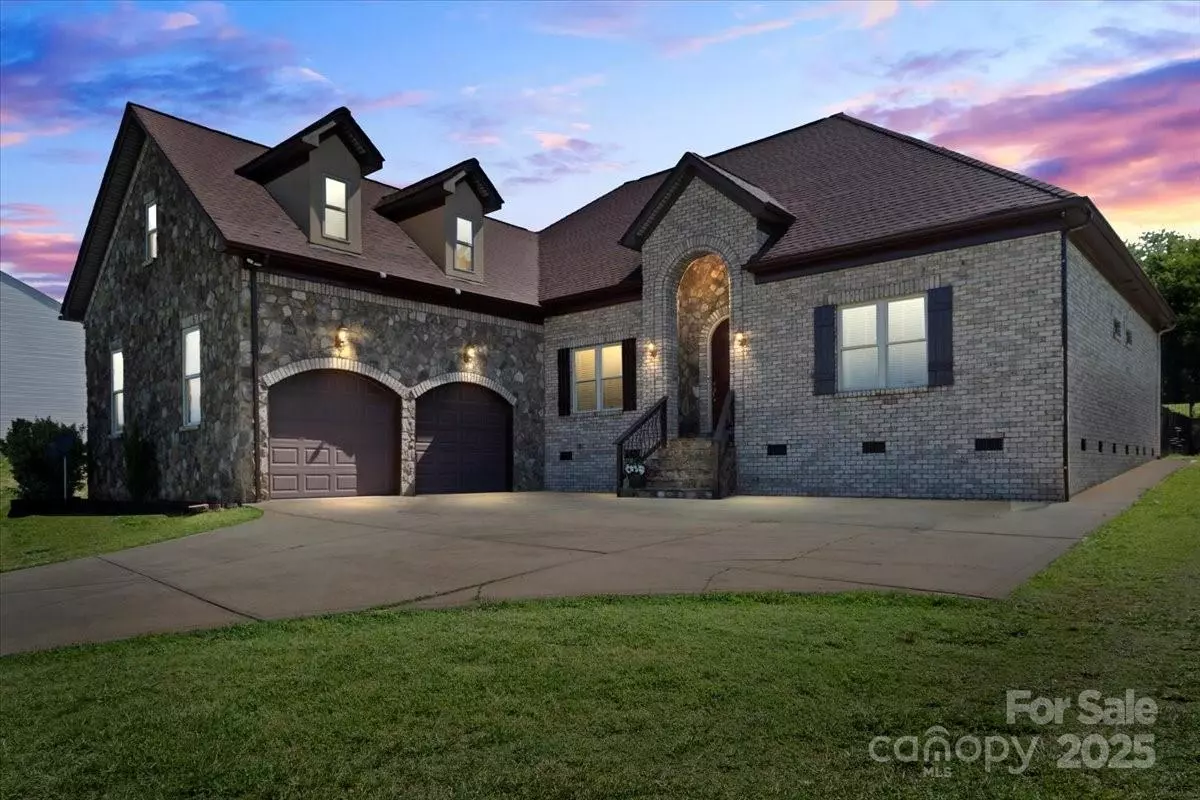 Lincolnton, NC 28092,1974 Glen Manor CT