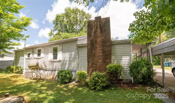 Lenoir, NC 28645,1463 Land ST
