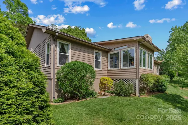4-B HedgeRose CT, Asheville, NC 28805