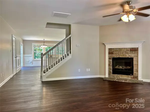 Charlotte, NC 28215,13913 Pinyon Pine LN