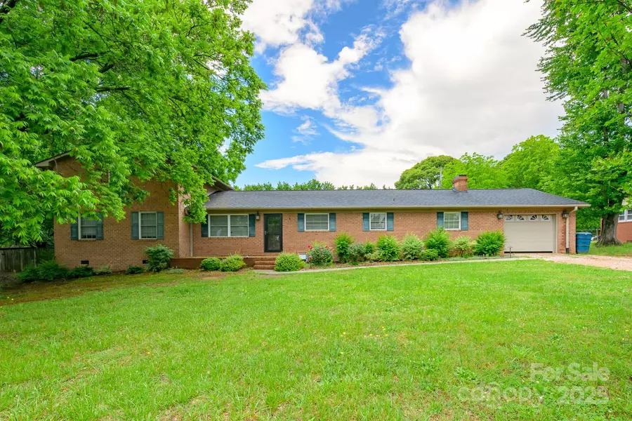 8282 Park Edwards RD, Kannapolis, NC 28081