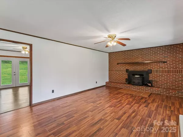 Spruce Pine, NC 28777,767 Brushy Creek RD