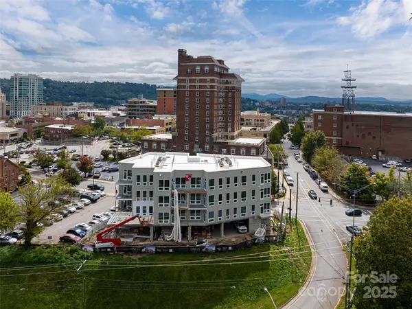 Asheville, NC 28801,123 Haywood ST #202