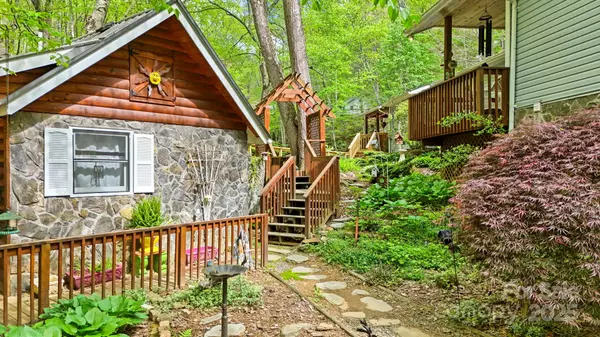 751 Millers Pond LN, Boone, NC 28607