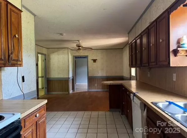 Statesville, NC 28625,140 Porter RD