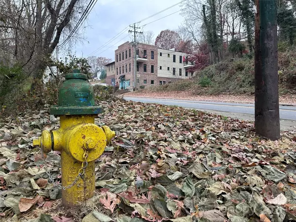 000 Haywood RD, Asheville, NC 28806