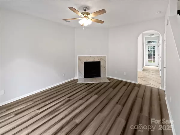 Dallas, NC 28034,6121 Dane DR