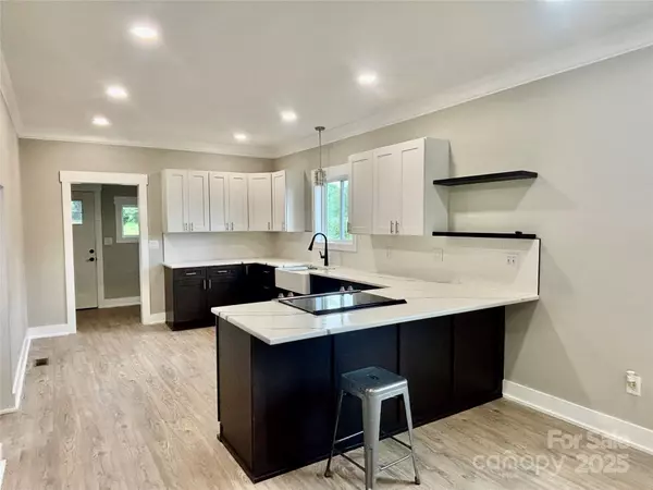 Granite Falls, NC 28630,85 Archer ST