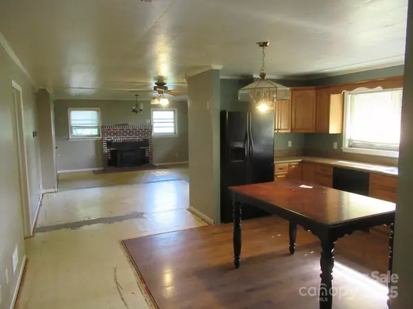 Grover, NC 28073,104 Pansy LN