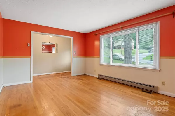 Conover, NC 28613,1405 8th AVE NW