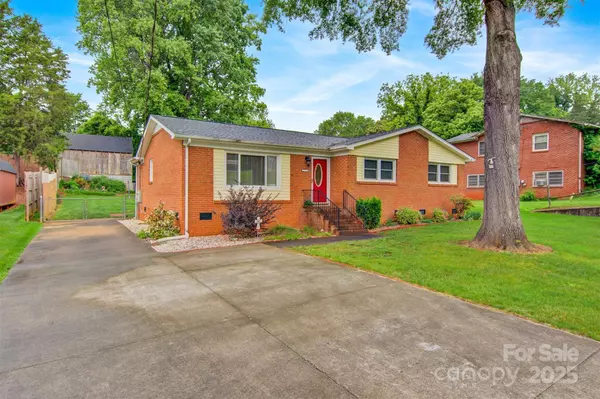 Conover, NC 28613,1405 8th AVE NW