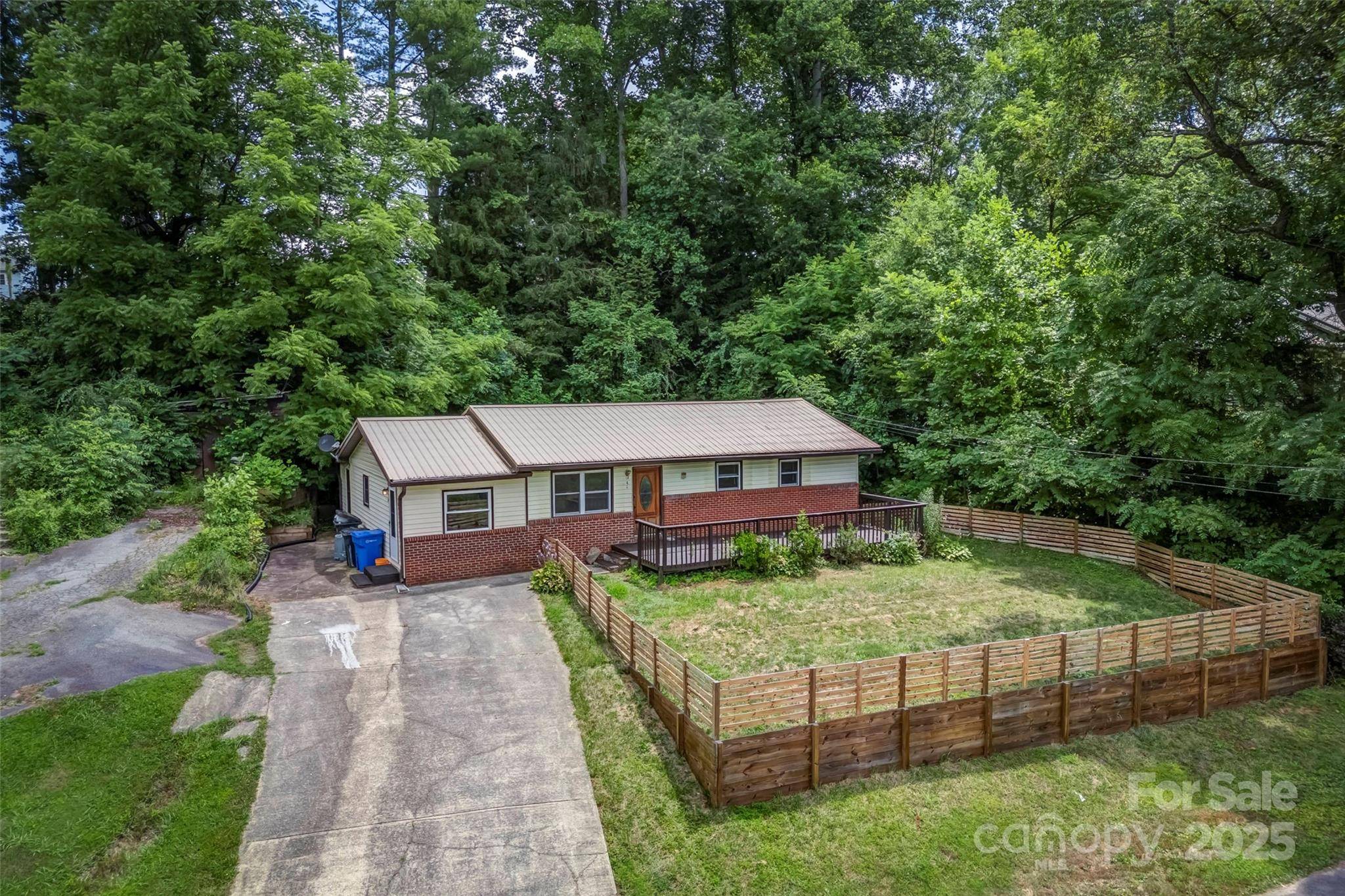 Brevard, NC 28712,41 Aiken ST