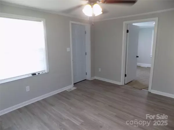 Gastonia, NC 28056,209 Barber RD