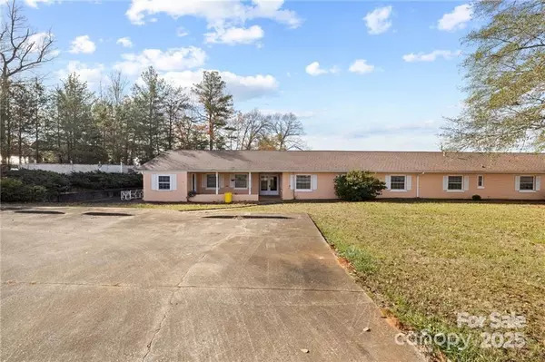 Forest City, NC 28043,324 Horn Bottom RD