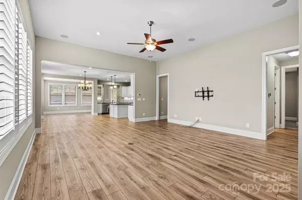 Charlotte, NC 28215,7362 Overjoyed XING