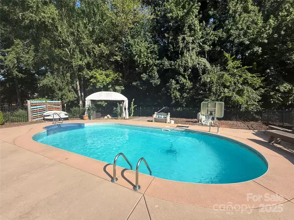 Salisbury, NC 28146,208 Stone Ridge DR