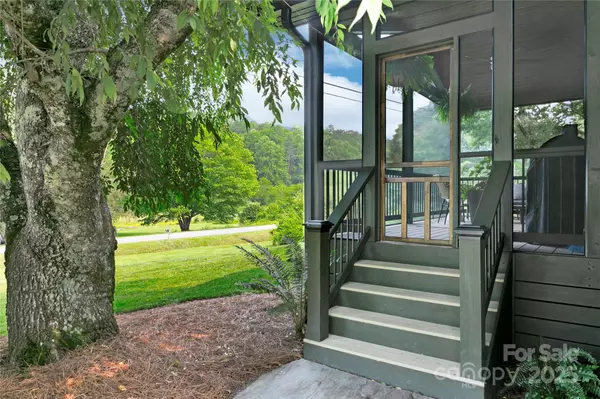 Brevard, NC 28712,903 Middlefork RD