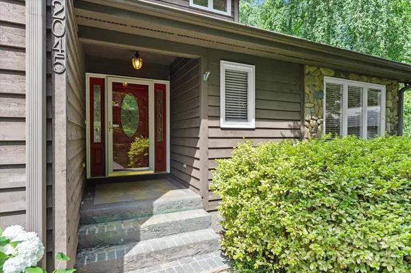 Hickory, NC 28601,2045 10th Street LN NW