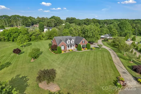 Cherryville, NC 28021,814 Settlers DR