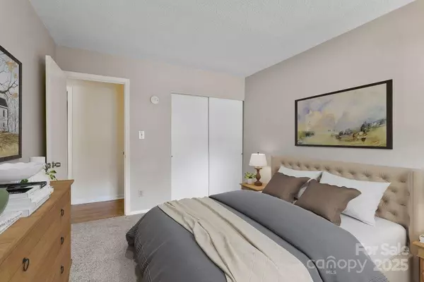 Asheville, NC 28804,65 Knoll Ridge DR