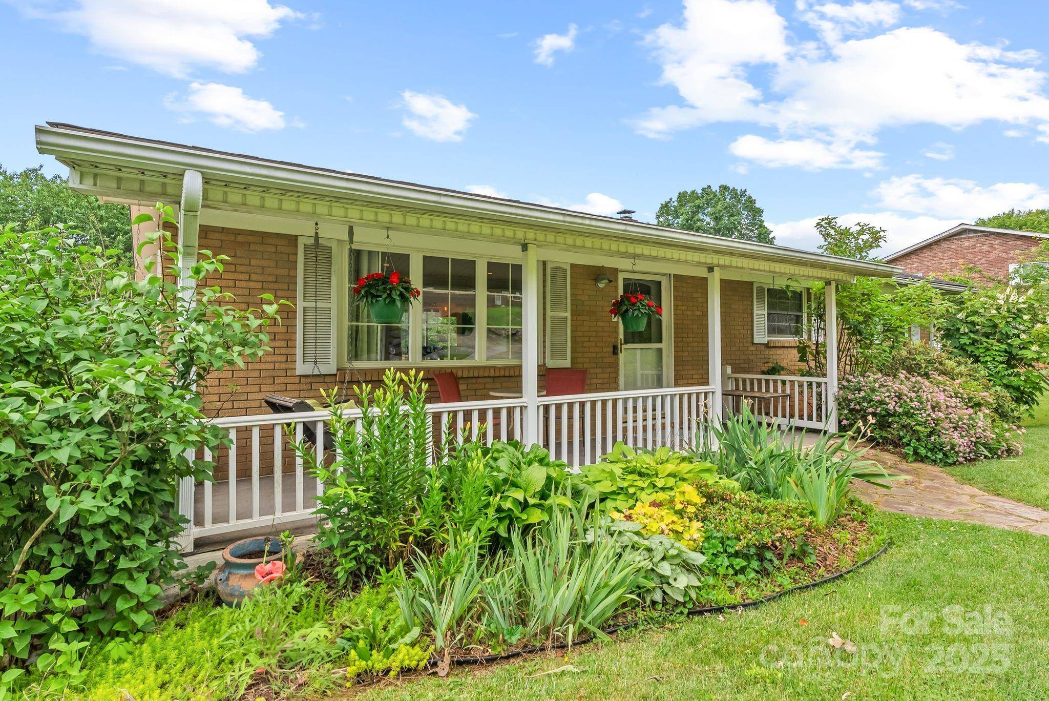 Candler, NC 28715,27 Dixon TER
