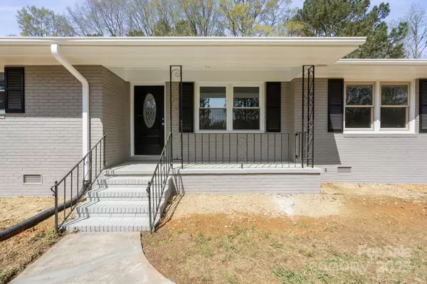 Mount Gilead, NC 27306,174 Maske RD