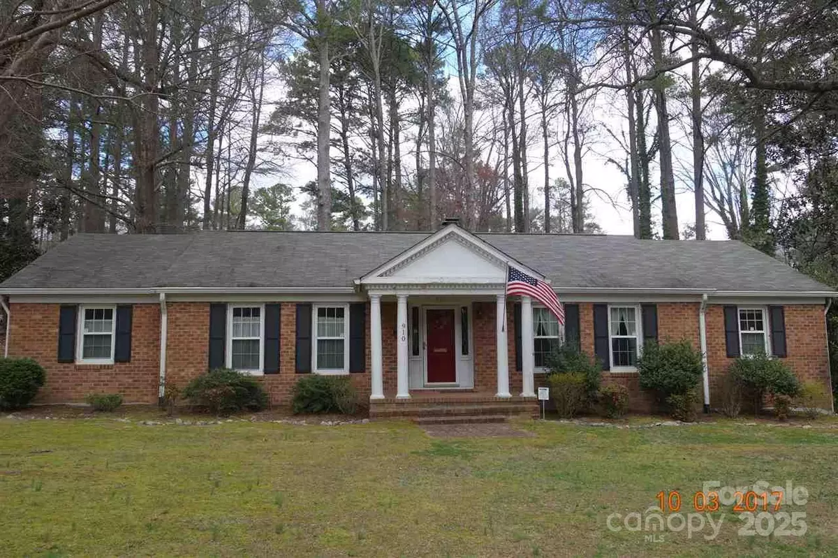 Henderson, NC 27536,910 Parham ST