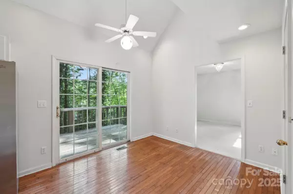 Black Mountain, NC 28711,124 Hilltop RD