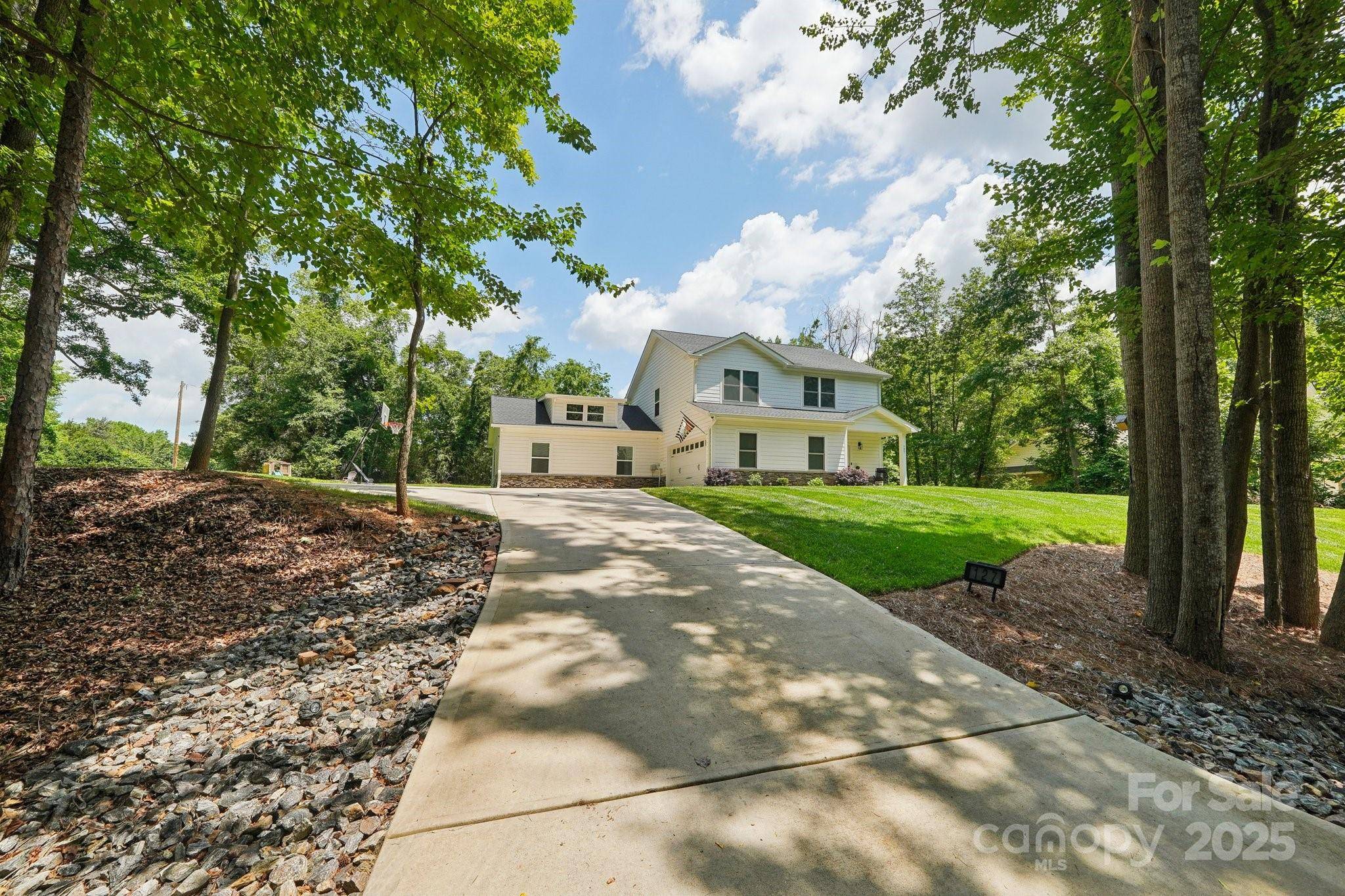 127 Wickersham DR, Statesville, NC 28625