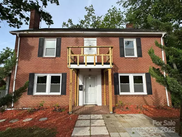 Lenoir, NC 28645,207 Ridge ST NW