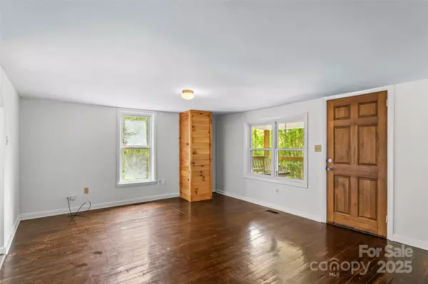 Asheville, NC 28805,7 Olivewood DR
