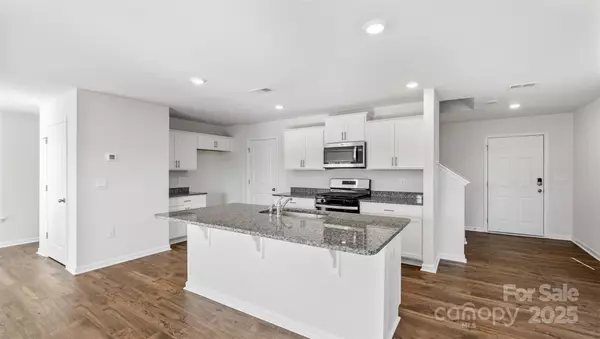 Hendersonville, NC 28792,64 Lillian LN