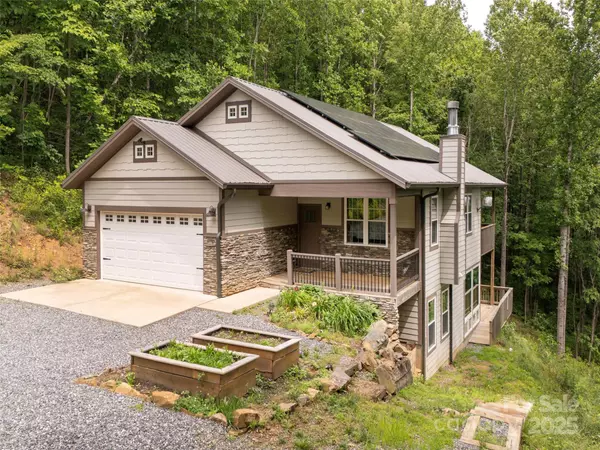 264 W Splitrail DR, Hendersonville, NC 28792