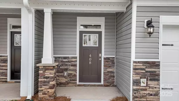 Fletcher, NC 28732,395 Lagoon RD
