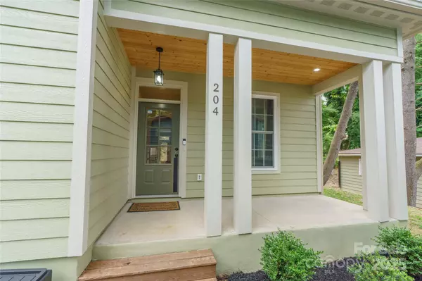 204 Maple AVE, Marion, NC 28752