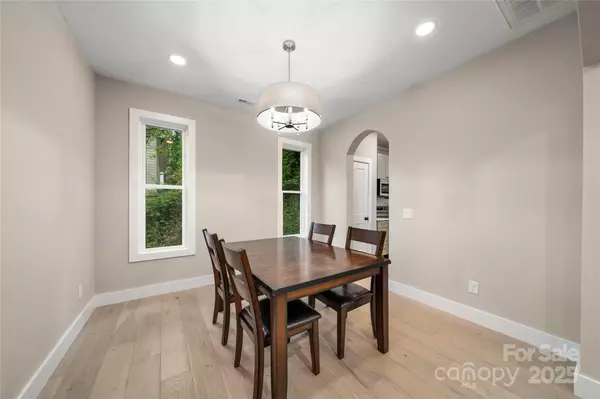 Marion, NC 28752,204 Maple AVE