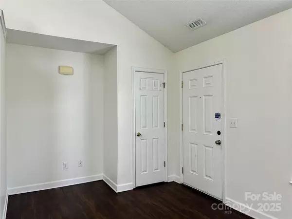 Charlotte, NC 28214,710 Woodington LN