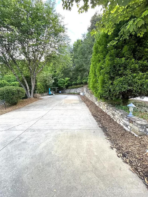 Lake Lure, NC 28746,143 Cornell CIR