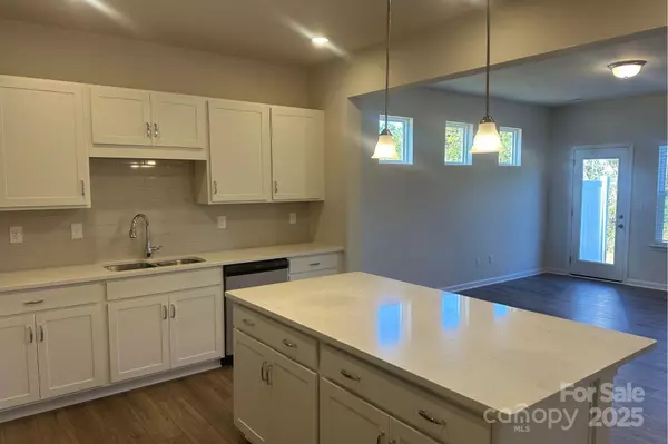 Charlotte, NC 28216,6005 Jasmine Branch RD