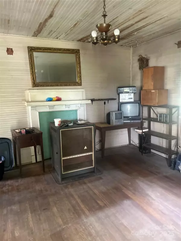 Marion, NC 28752,566 Ridge RD
